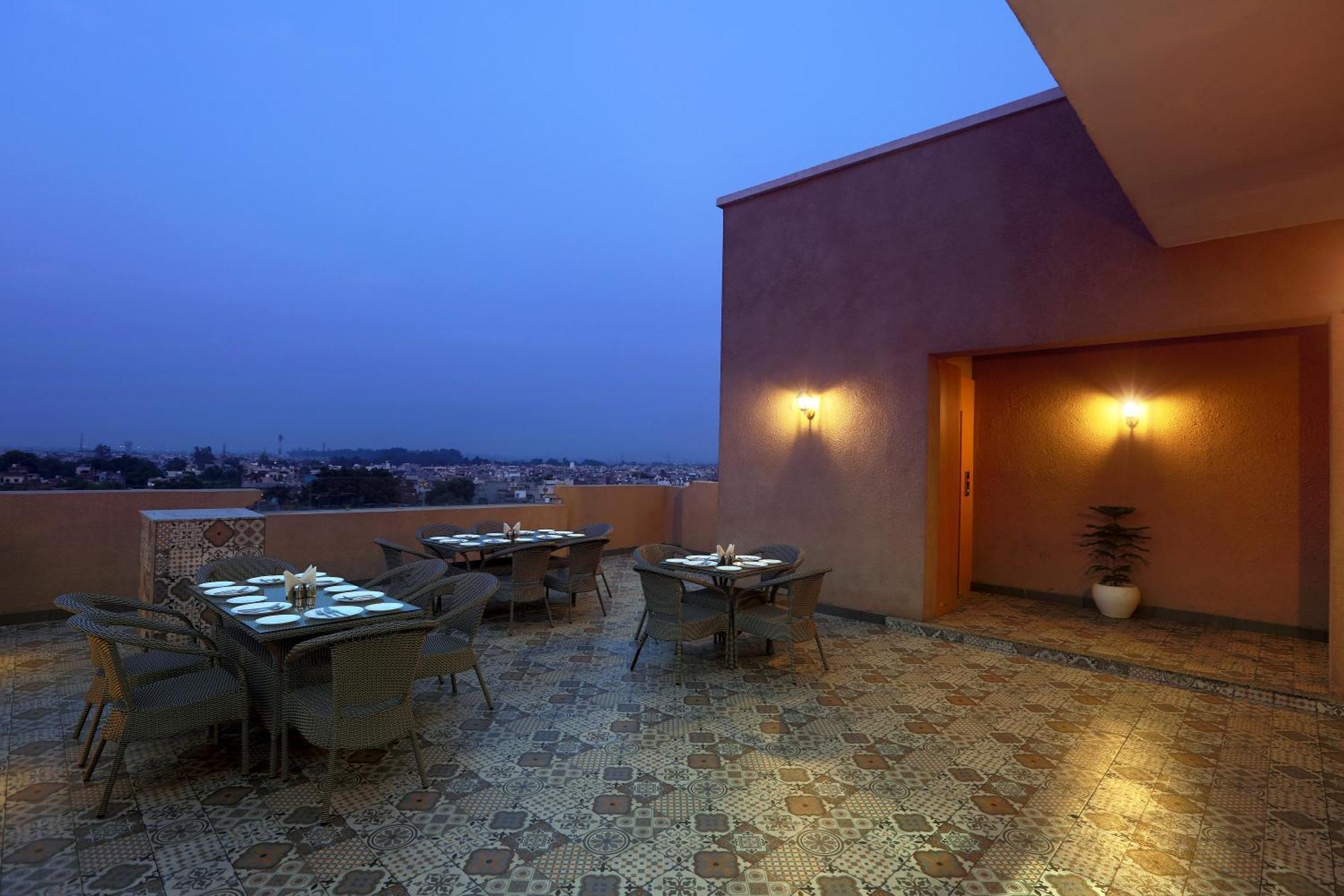 Hotel Prithvi Palace Igi Airport Delhi Ню Делхи Екстериор снимка