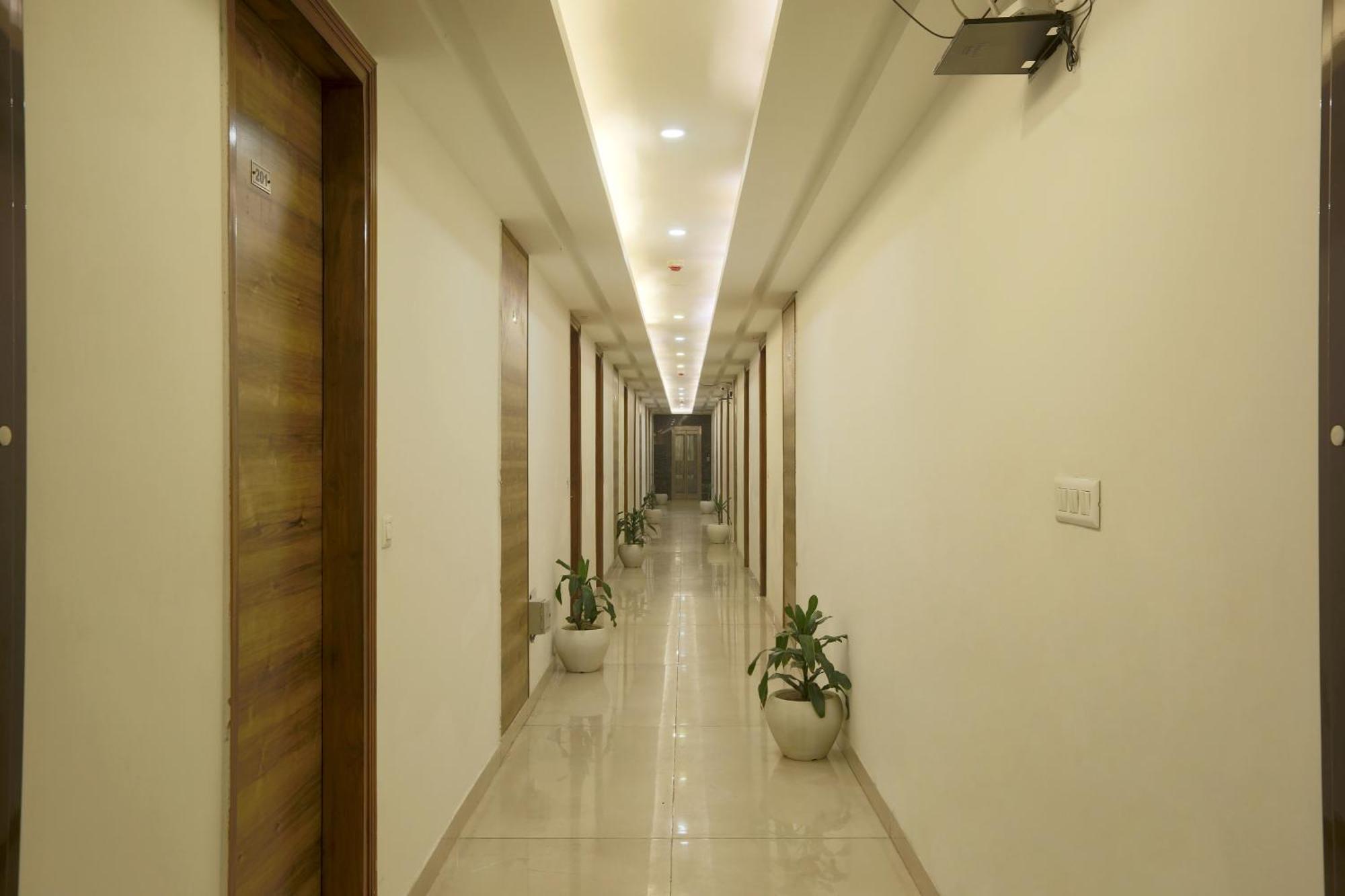 Hotel Prithvi Palace Igi Airport Delhi Ню Делхи Екстериор снимка