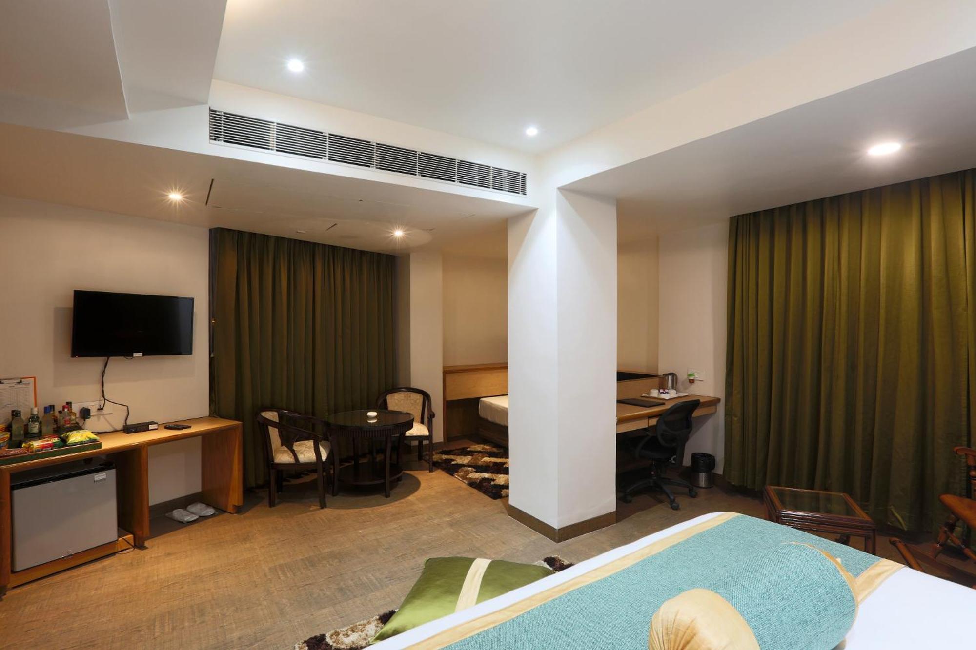 Hotel Prithvi Palace Igi Airport Delhi Ню Делхи Екстериор снимка